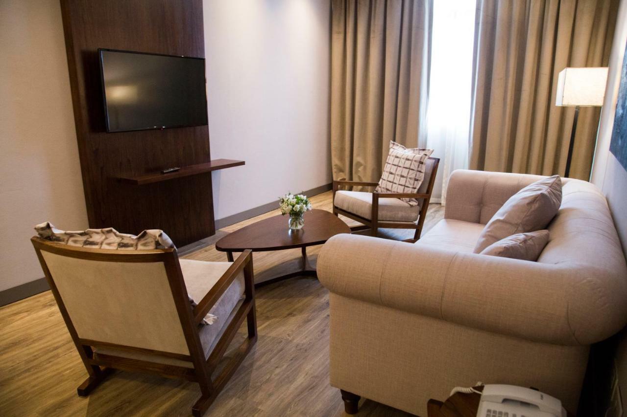 Hotel Land Plaza לה פלאטה מראה חיצוני תמונה